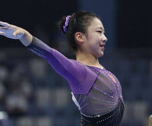 ​这确实是一套基于现代篮球概念上几乎无死角的阵容!(当然前提是来福利可以健康的回归).